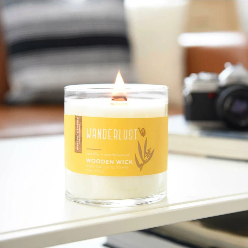 Sojowa świeca zapachowa olejki eteryczne Candle-lite Essential Elements 454 g - Wanderlust