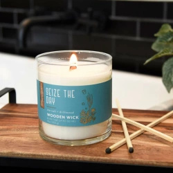 Bougie parfumée soja huiles essentielles Candle-lite Essential Elements 454 g - Seize the Day