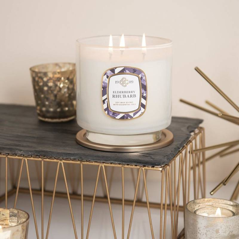 Luxurious scented candle Elderberry Rhubarb Colonial Candle